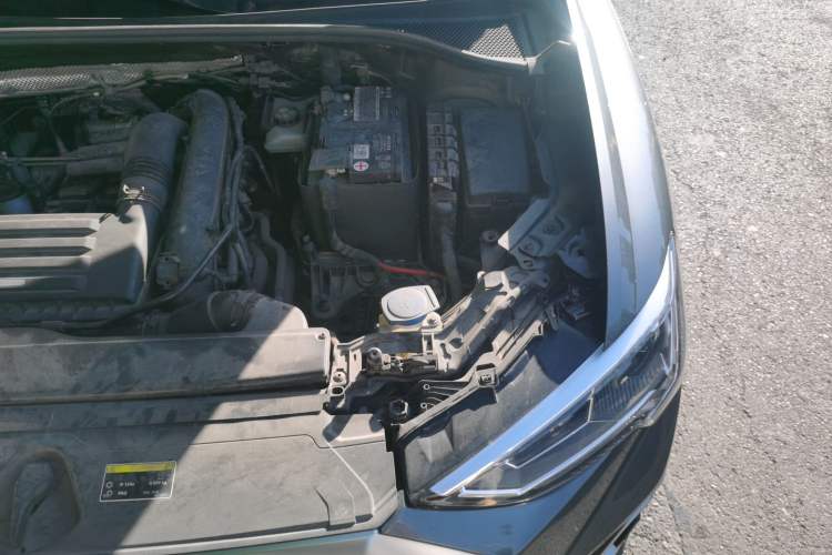 Used Audi Q3 2020 35 TFSI Fashion Dynamic Model Engine Bay Left