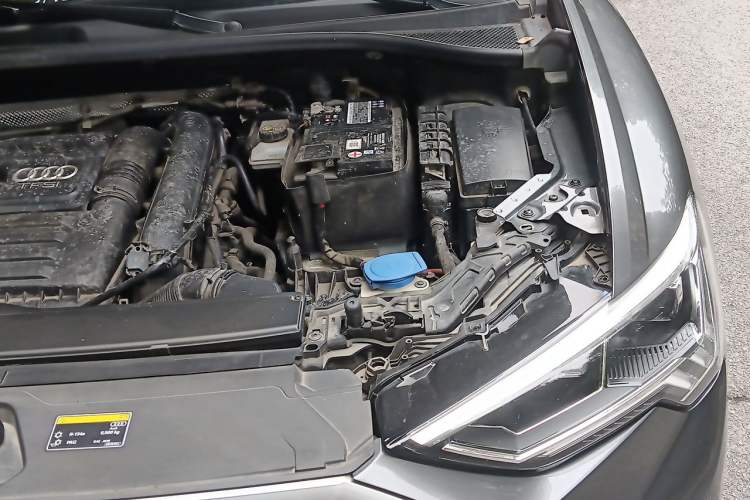 Used Audi Q3 2020 35 TFSI Fashion Dynamic Model Engine Bay Left