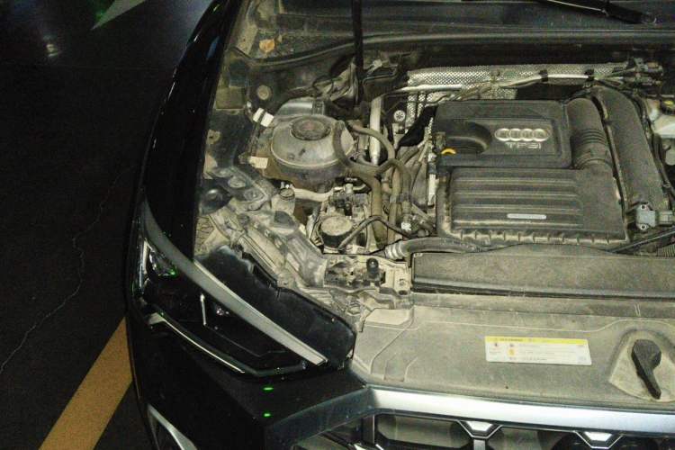 Used Audi Q3 2020 35 TFSI Fashion Dynamic Model Engine Bay Right