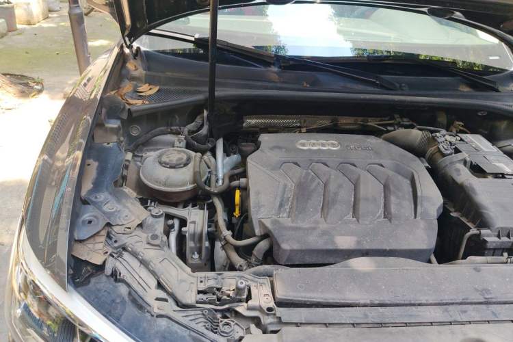 Used Audi Q3 2020 40 TFSI Fashion Dynamic Model Engine Bay Right