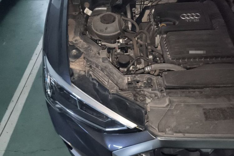 Used Audi Q3 2020 35 TFSI Fashion Dynamic Model Engine Bay Right