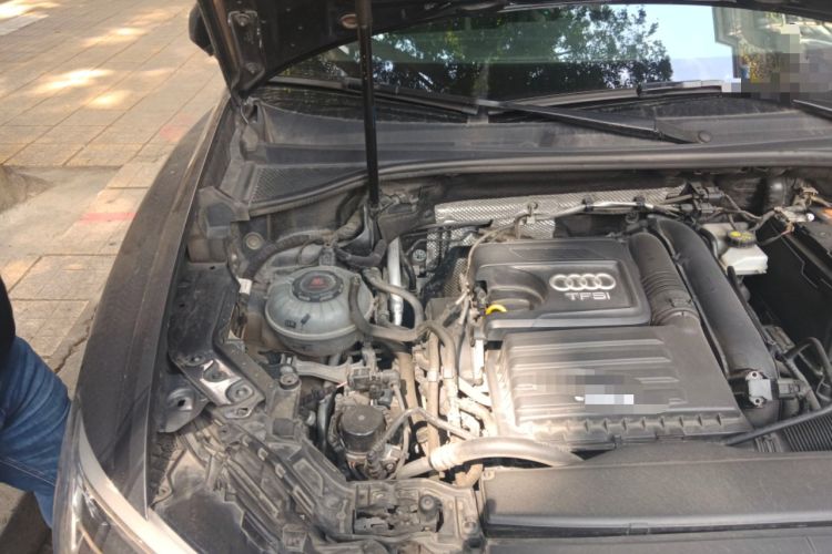 Used Audi Q3 2020 35 TFSI Fashion Dynamic Model Engine Bay Right