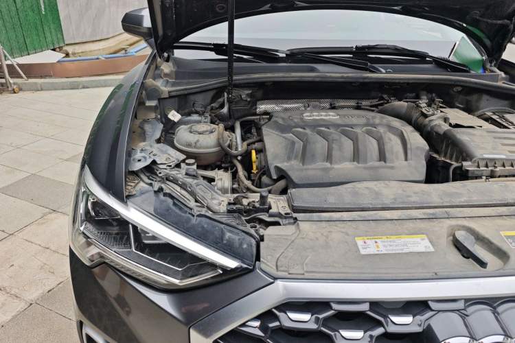 Used Audi Q3 2020 40 TFSI Fashion Dynamic Model Engine Bay Right