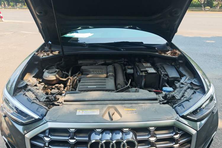 Used Audi Q3 2020 35 TFSI Fashion Dynamic Model Engine Bay