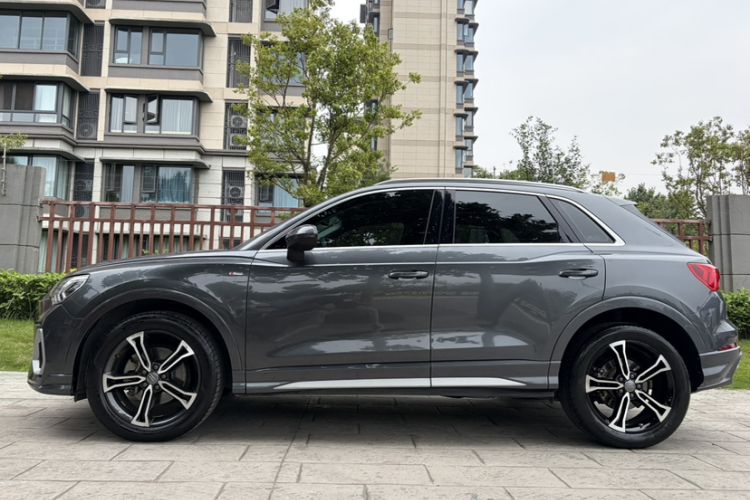 Used Audi Q3 2020 45 TFSI quattro Fashion Dynamic Model Exterior 2