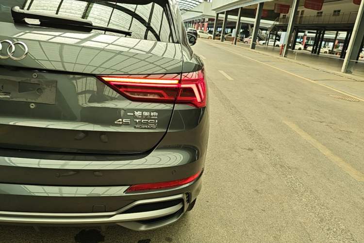 Used Audi Q3 2020 45 TFSI quattro Fashion Dynamic Model Exterior 3