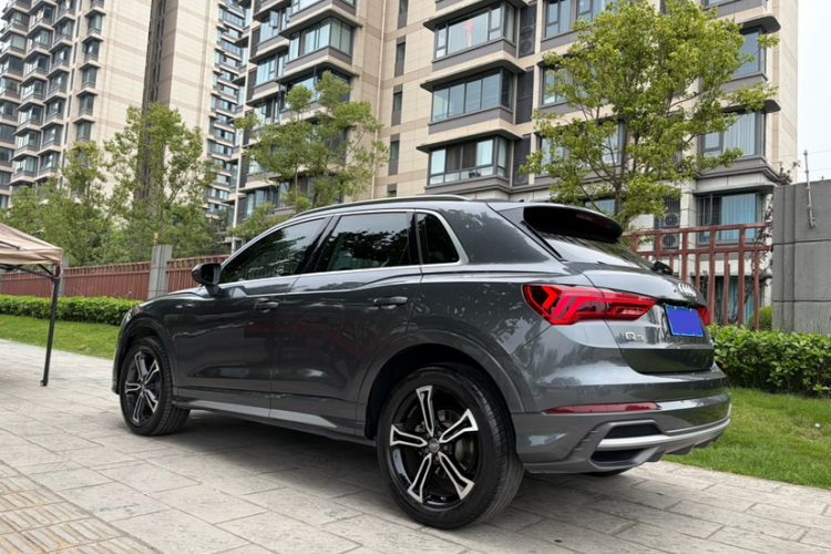 Used Audi Q3 2020 45 TFSI quattro Fashion Dynamic Model Exterior 4