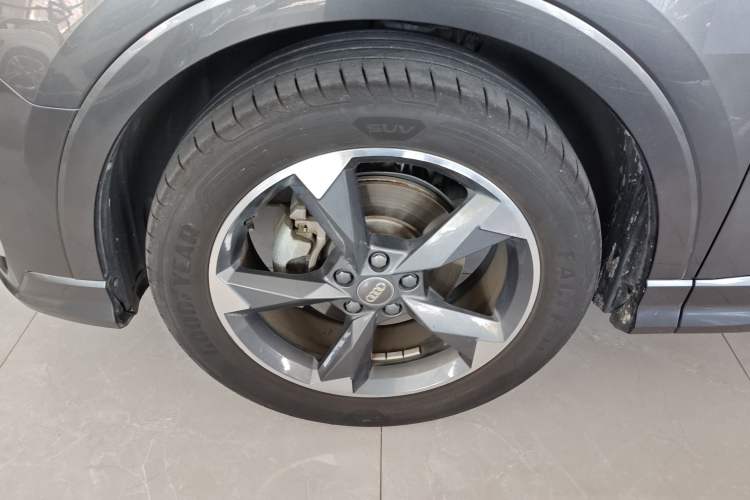 Used Audi Q3 2020 35 TFSI Fashion Dynamic Model Exterior 4