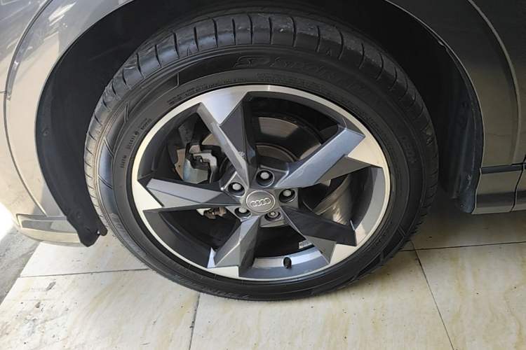 Used Audi Q3 2020 35 TFSI Fashion Dynamic Model Exterior 4