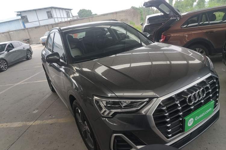 Used Audi Q3 2020 35 TFSI Fashion Dynamic Model Front Right 45 Deg