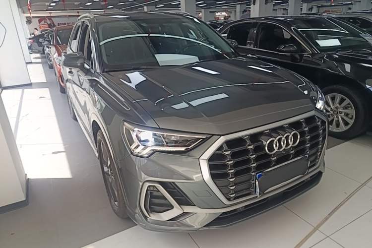 Used Audi Q3 2020 35 TFSI Fashion Dynamic Model Front Right 45 Deg
