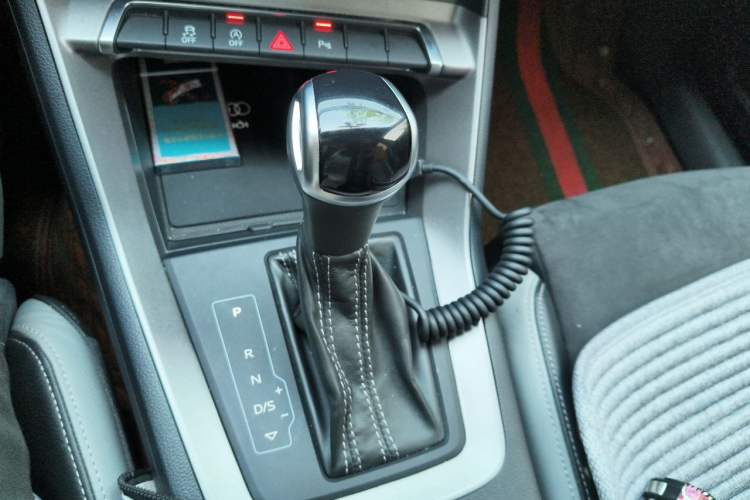 Used Audi Q3 2020 35 TFSI Fashion Dynamic Model Gear Lever