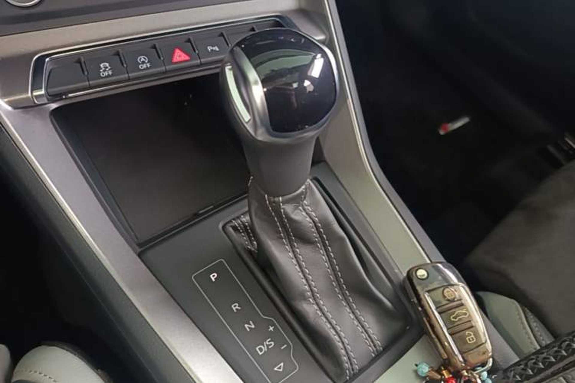 Used Audi Q3 2020 35 TFSI Fashion Dynamic Model Gear Lever