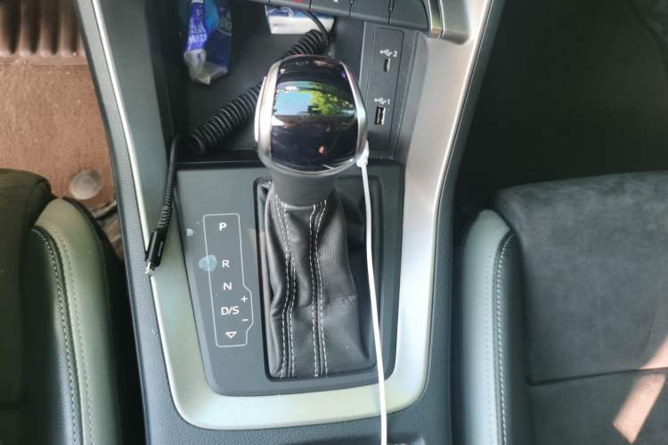 Used Audi Q3 2020 35 TFSI Fashion Dynamic Model Gear Lever