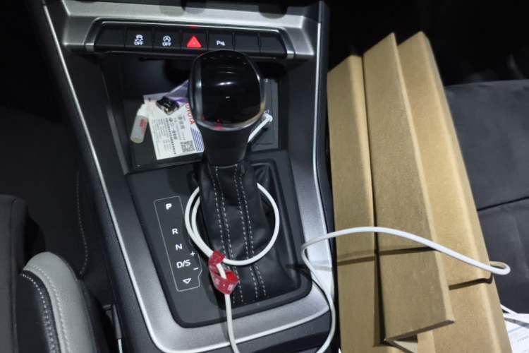 Used Audi Q3 2020 35 TFSI Ambition Dynamic Edition Gear Lever