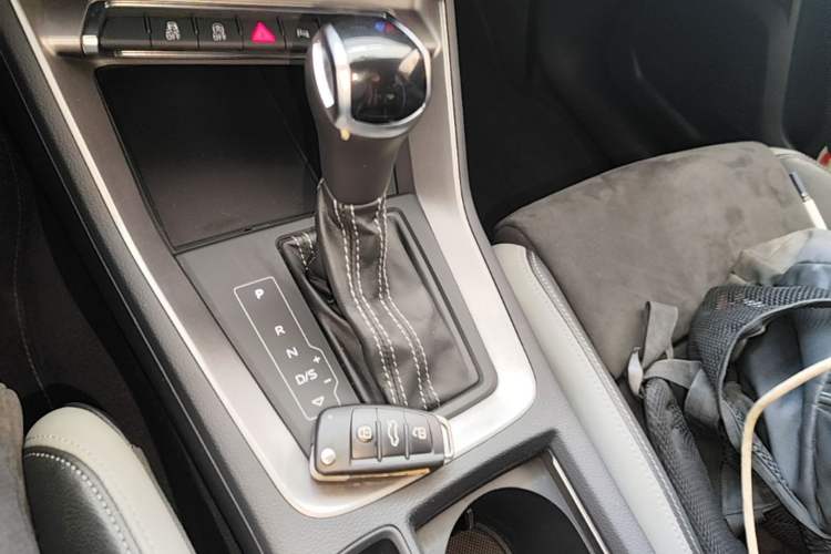 Used Audi Q3 2020 35 TFSI Fashion Dynamic Model Gear Lever