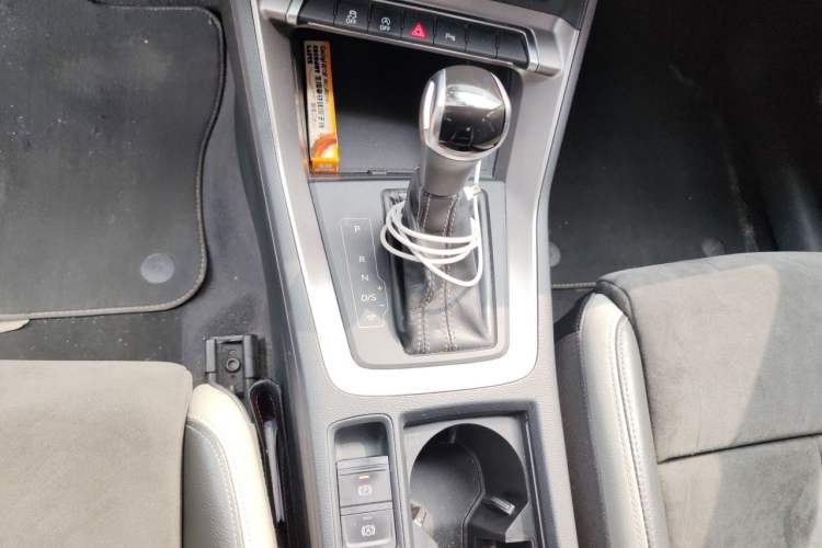 Used Audi Q3 2020 40 TFSI Fashion Dynamic Model Gear Lever
