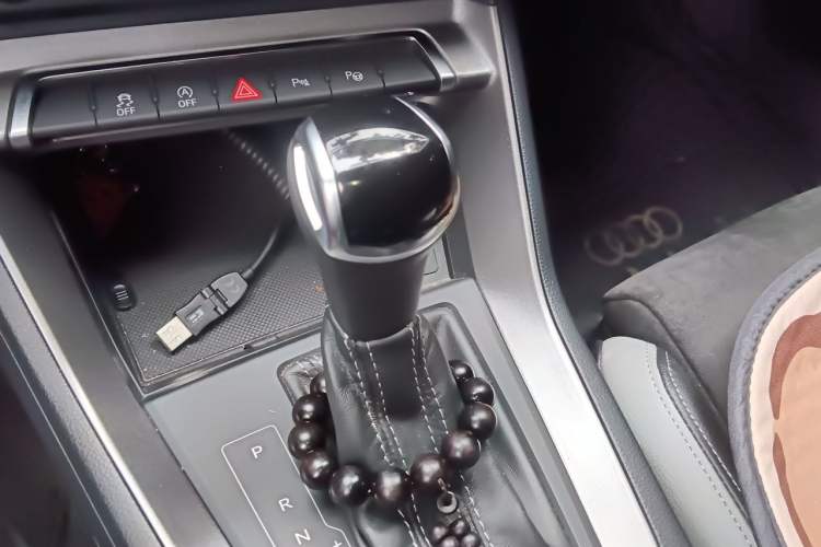 Used Audi Q3 2020 35 TFSI Fashion Dynamic Model Gear Lever