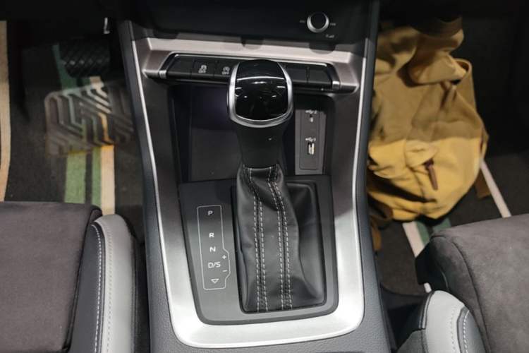 Used Audi Q3 2020 35 TFSI Ambition Dynamic Edition Gear Lever