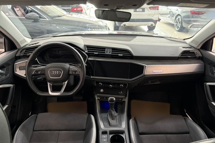 Used Audi Q3 2020 45 TFSI quattro Fashion Dynamic Model Interior 1