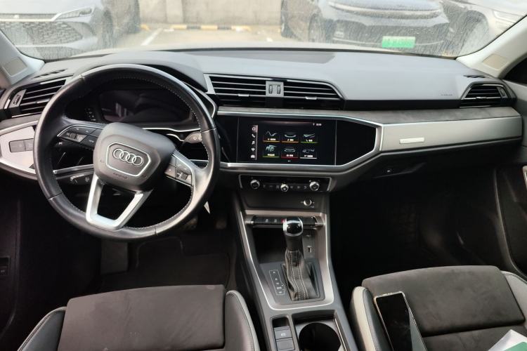 Used Audi Q3 2020 35 TFSI Ambition Dynamic Edition Interior 2