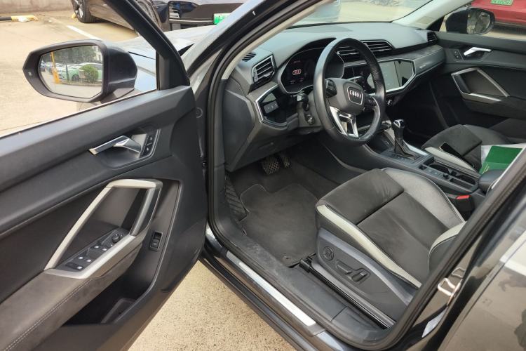 Used Audi Q3 2020 35 TFSI Ambition Dynamic Edition Interior 3