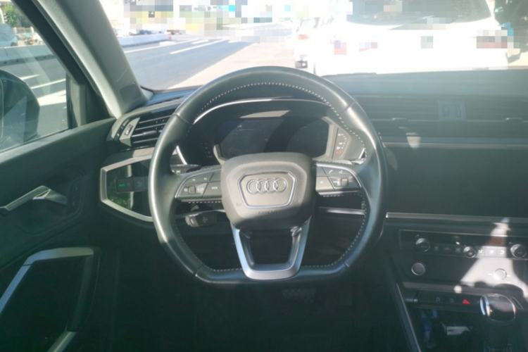 Used Audi Q3 2020 35 TFSI Fashion Dynamic Model Interior 3