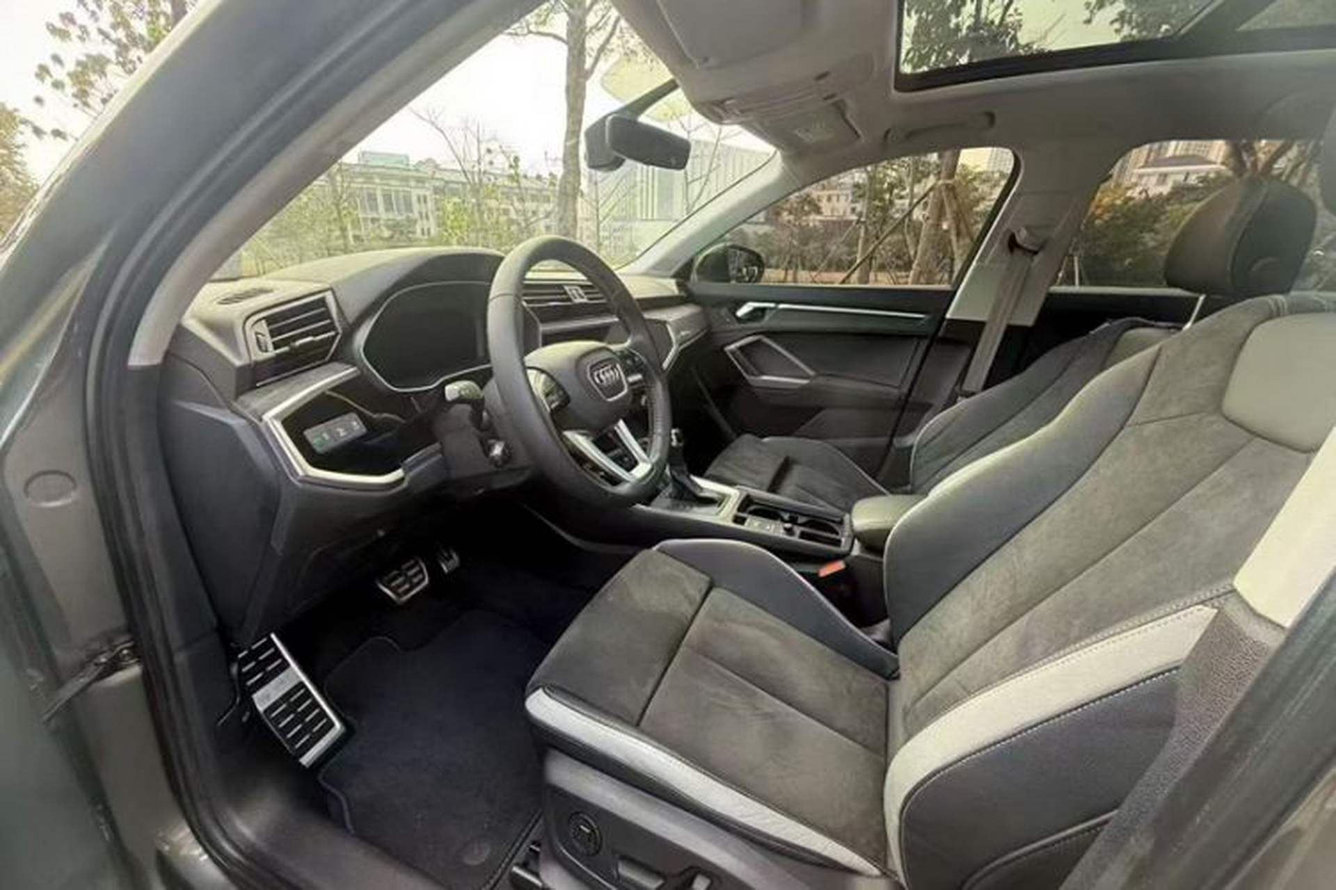 Used Audi Q3 2020 35 TFSI Ambition Dynamic Edition Interior 3