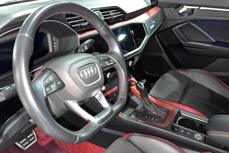 Used Audi Q3 2020 40 TFSI Fashion Dynamic Model Interior 4