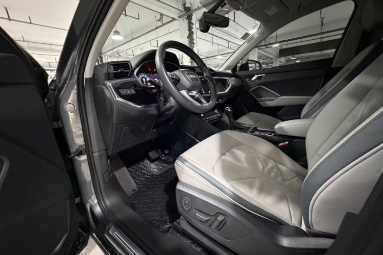Used Audi Q3 2020 35 TFSI Fashionable and Elegant Model Interior 4