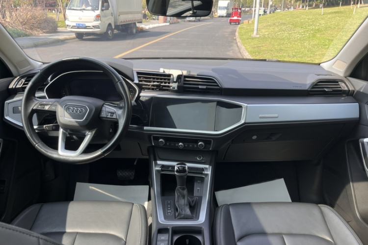 Used Audi Q3 2020 35 TFSI Ambition Style Edition Interior 5