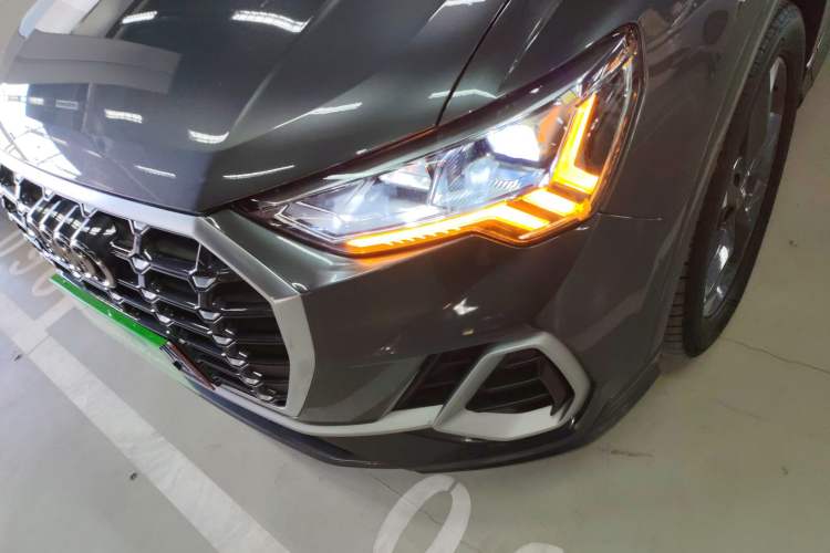 Used Audi Q3 2020 35 TFSI Fashion Dynamic Model Left Front Headlight