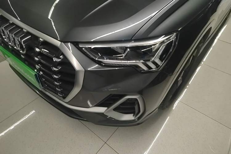 Used Audi Q3 2020 35 TFSI Fashion Dynamic Model Left Front Headlight