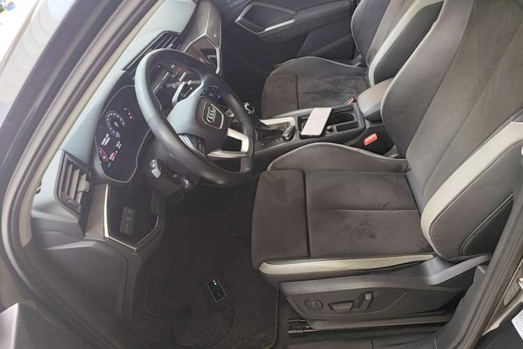 Used Audi Q3 2020 35 TFSI Fashion Dynamic Model Left Front Seat