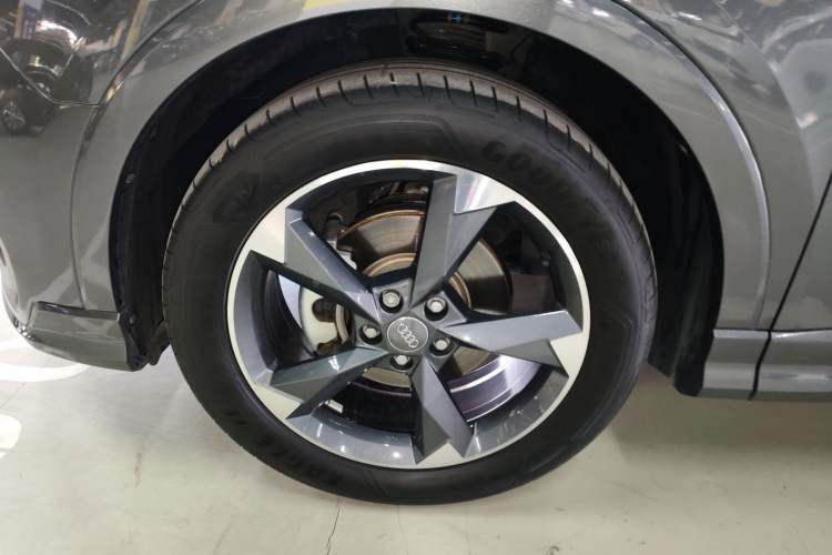 Used Audi Q3 2020 35 TFSI Fashion Dynamic Model Left Front Wheel Hub