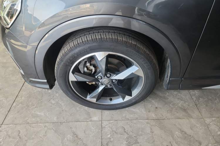 Used Audi Q3 2020 35 TFSI Fashion Dynamic Model Left Front Wheel Hub