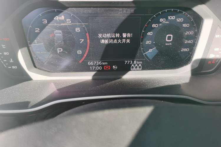 Used Audi Q3 2020 35 TFSI Fashion Dynamic Model Odometer Close Up