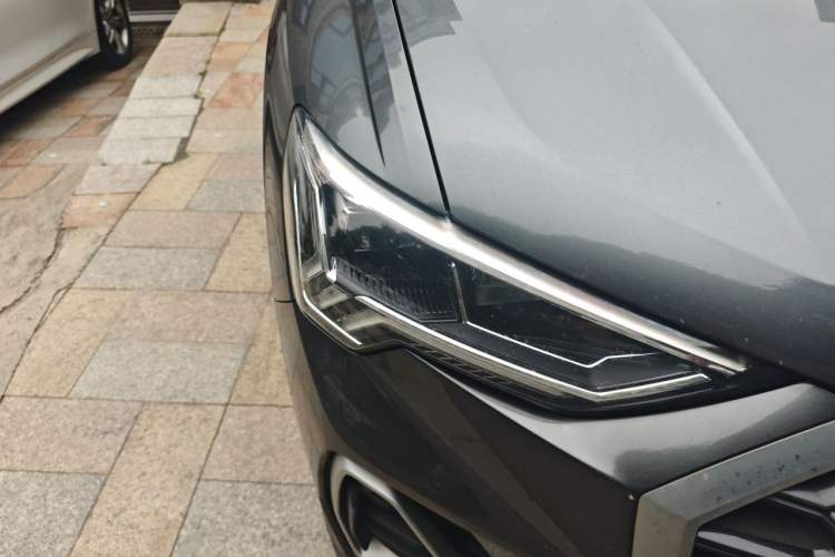 Used Audi Q3 2020 35 TFSI Ambition Dynamic Edition Right Front Headlight