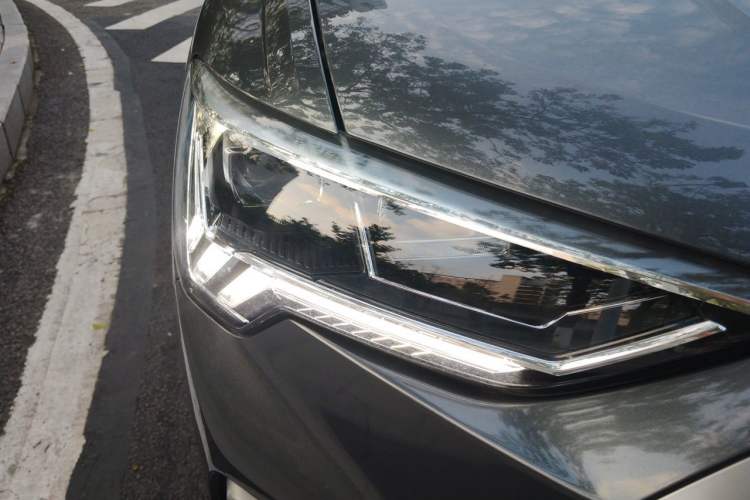 Used Audi Q3 2020 35 TFSI Fashion Dynamic Model Right Front Headlight