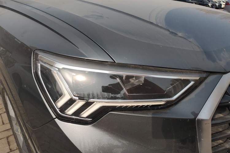 Used Audi Q3 2020 35 TFSI Fashion Dynamic Model Right Front Headlight