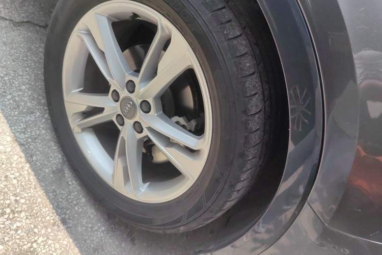 Used Audi Q3 2020 35 TFSI Fashionable and Elegant Model Right Front Wheel Hub