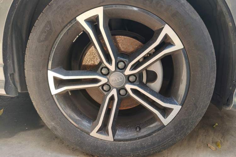 Used Audi Q3 2020 40 TFSI Fashion Dynamic Model Right Front Wheel Hub