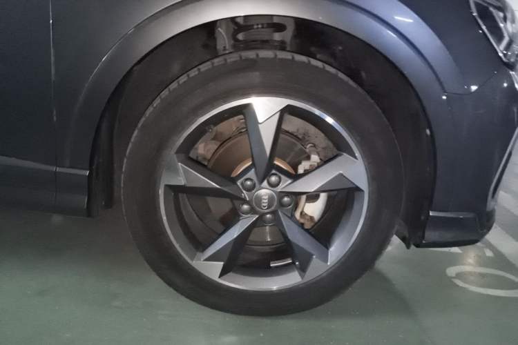 Used Audi Q3 2020 35 TFSI Fashion Dynamic Model Right Front Wheel Hub