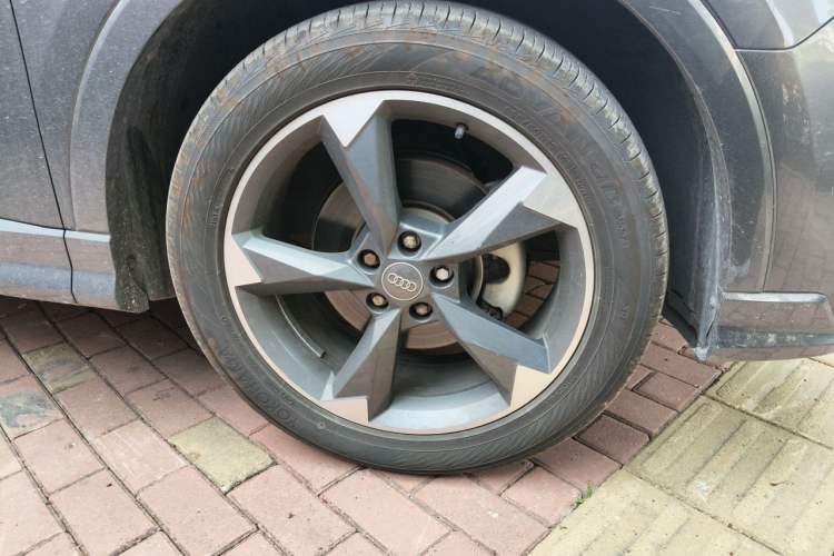 Used Audi Q3 2020 35 TFSI Fashion Dynamic Model Right Front Wheel Hub