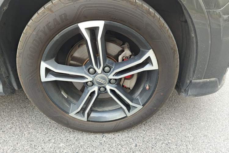 Used Audi Q3 2020 40 TFSI Fashion Dynamic Model Right Front Wheel Hub