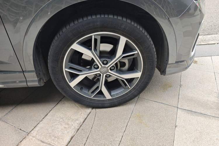 Used Audi Q3 2020 40 TFSI Fashion Dynamic Model Right Front Wheel Hub