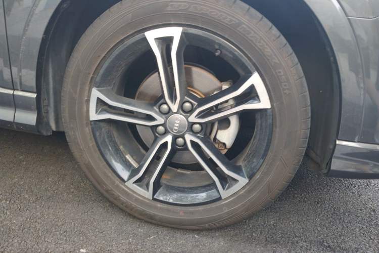 Used Audi Q3 2020 35 TFSI Fashion Dynamic Model Right Front Wheel Hub