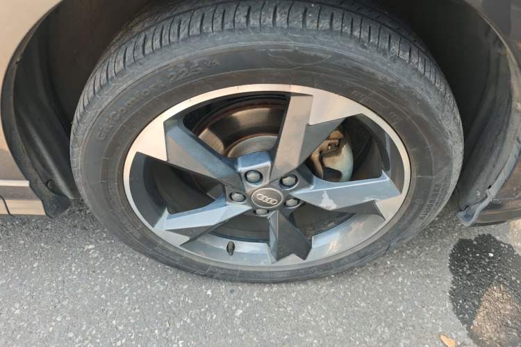 Used Audi Q3 2020 35 TFSI Fashion Dynamic Model Right Front Wheel Hub