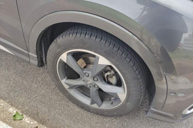 Used Audi Q3 2020 35 TFSI Fashion Dynamic Model Right Front Wheel Hub