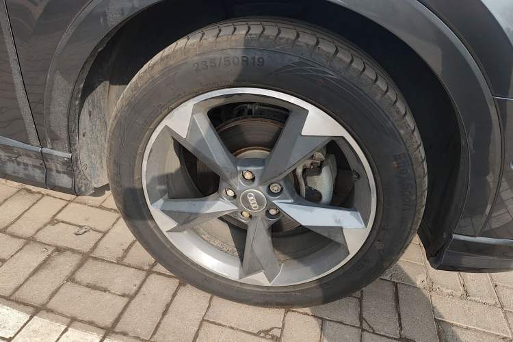 Used Audi Q3 2020 35 TFSI Fashion Dynamic Model Right Front Wheel Hub